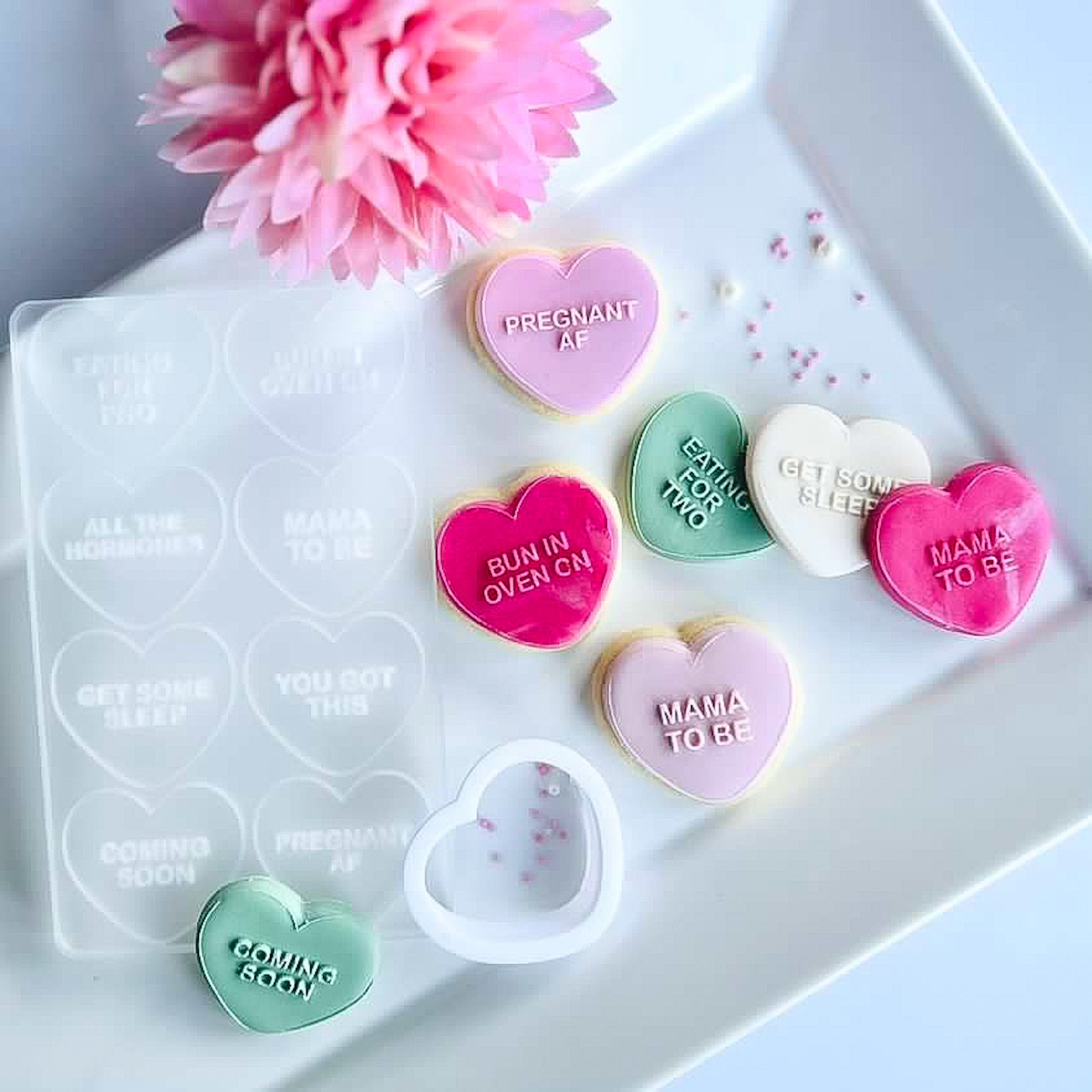 MINI HEART MESSAGES - X8 MESSAGES - EMBOSSER & CUTTER SET