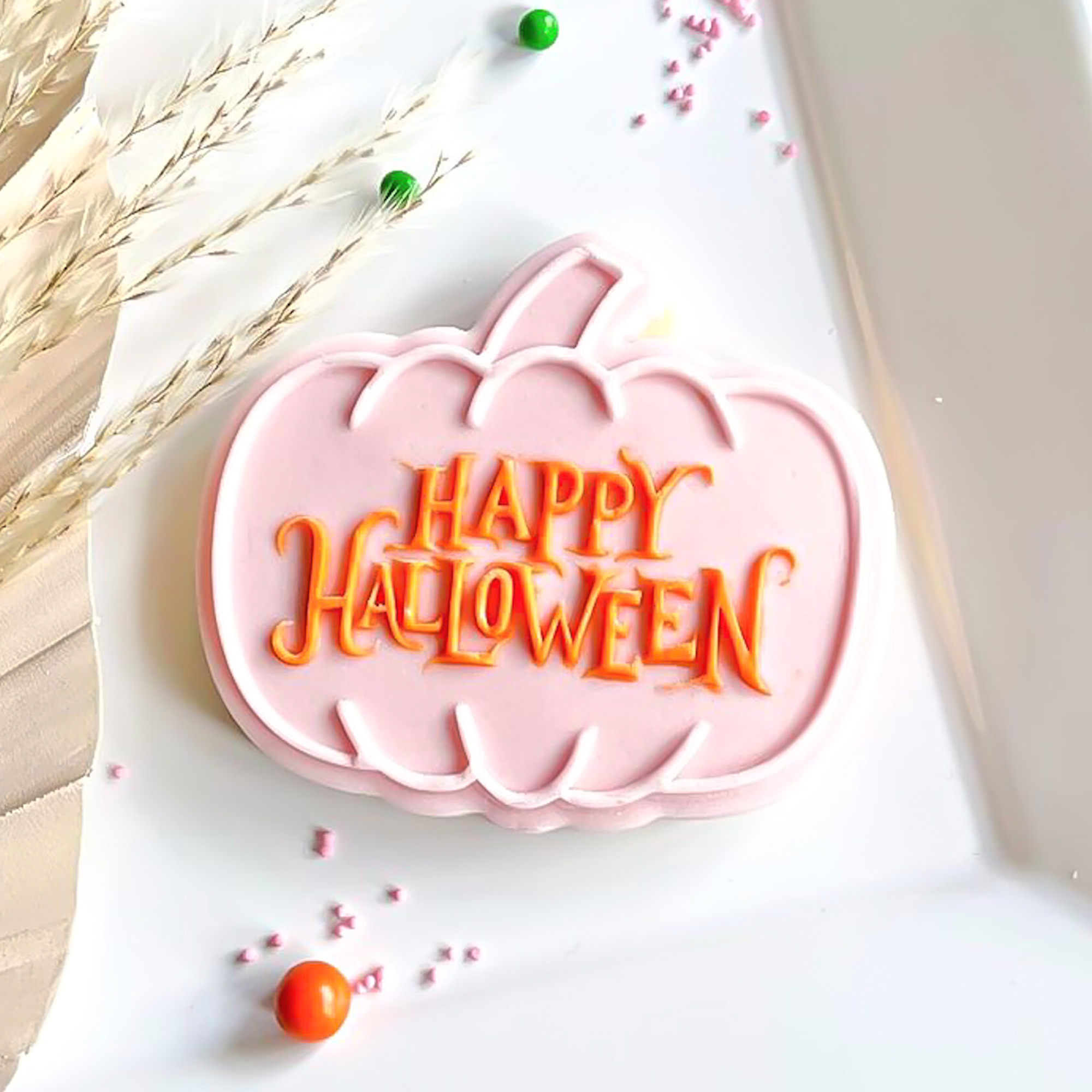 Happy Halloween Pumpkin Embosser & Cutter Set