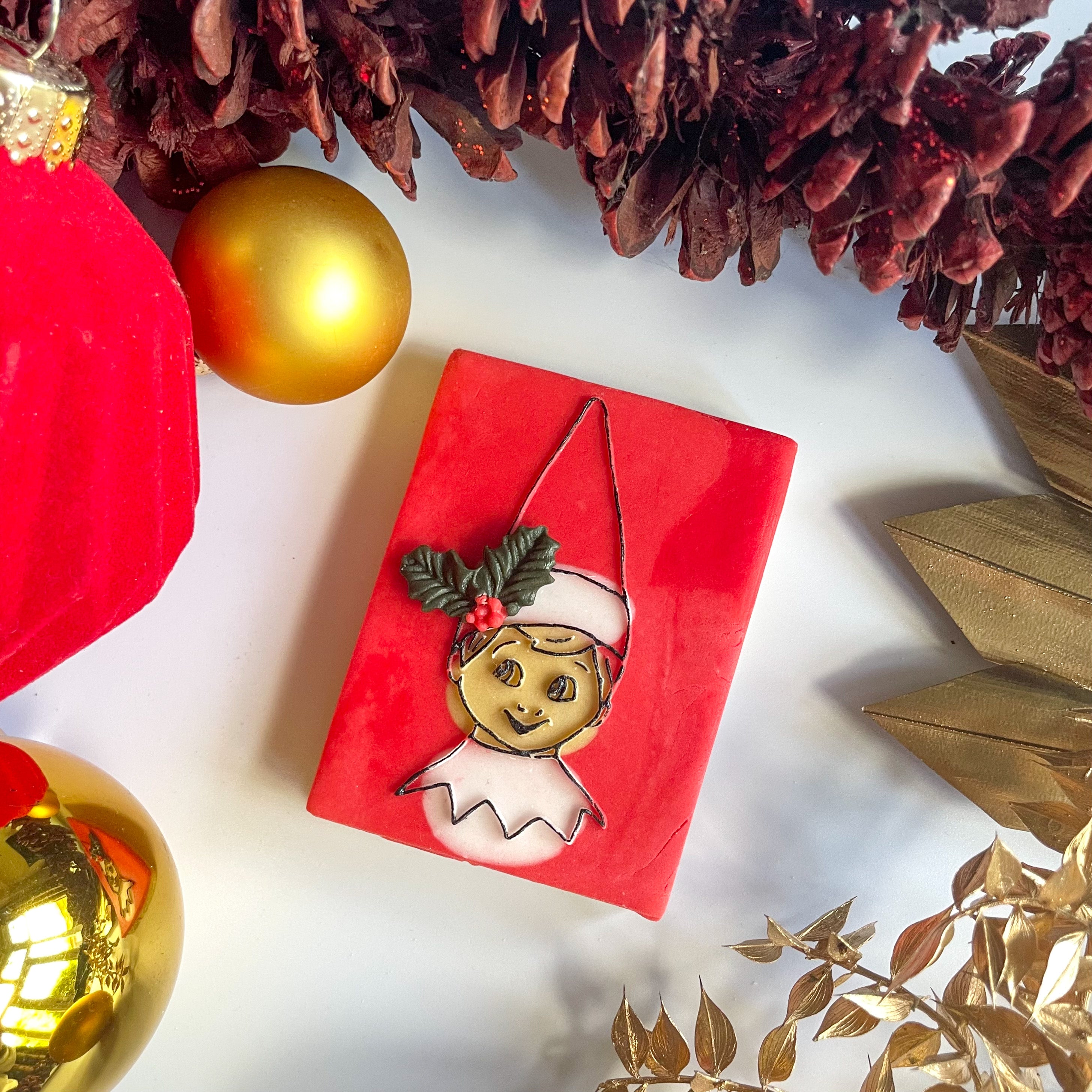 Elf Outline Reverse Embosser